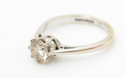 Lot 512 - A single stone diamond ring