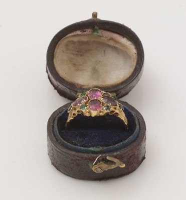 Lot 156 - A 19th Century garnet ring