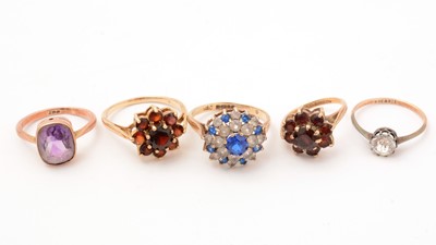 Lot 239 - Five decorative rings