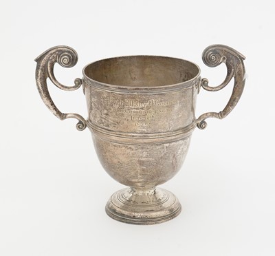 Lot 136 - A late Victorian/Edwardian Irish silver cup.
