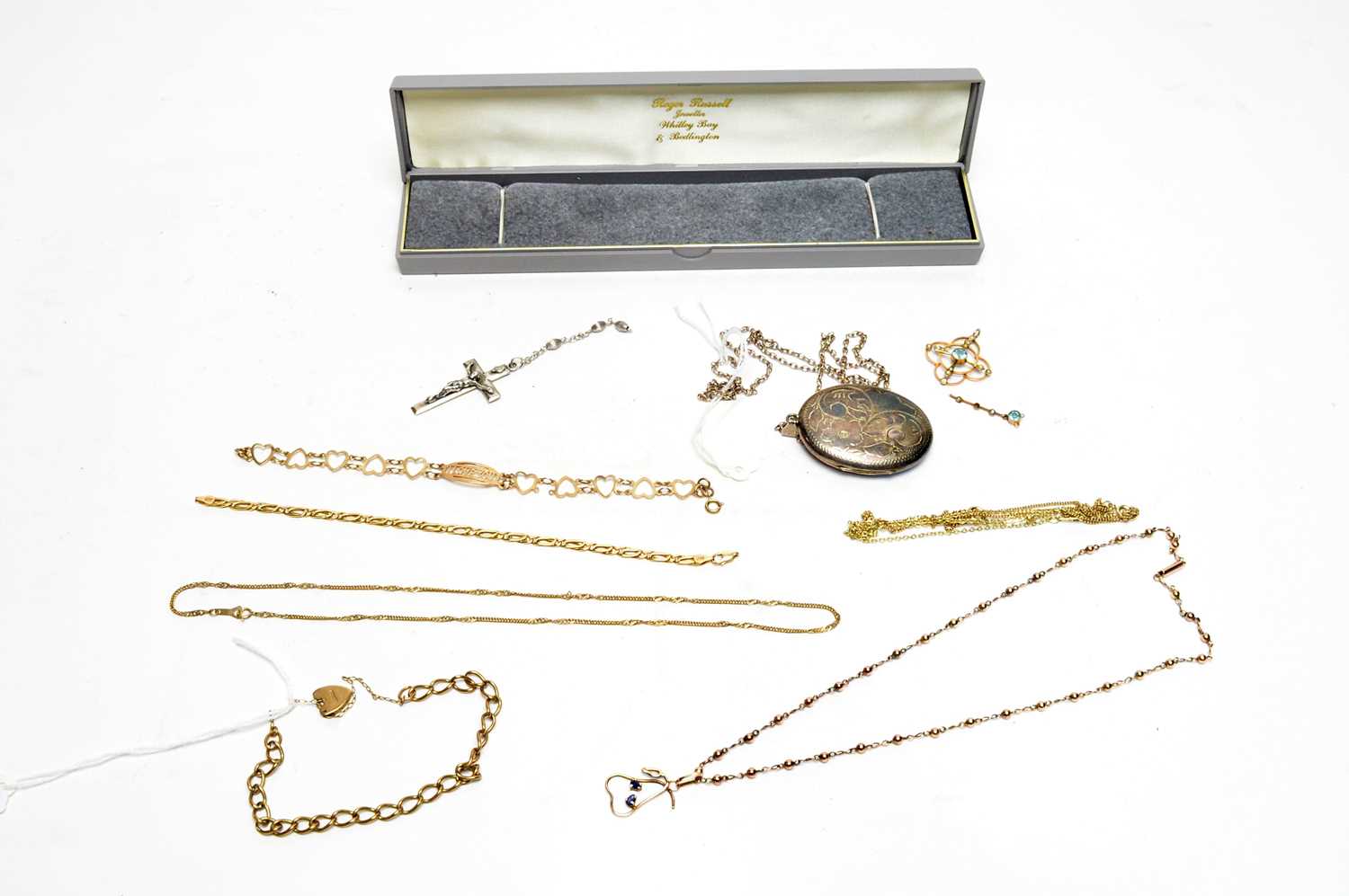 Lot 167 - A selection of gold and silver jewellery.