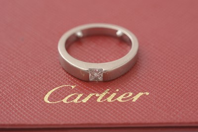 Lot 494 - Cartier: a single stone diamond ring