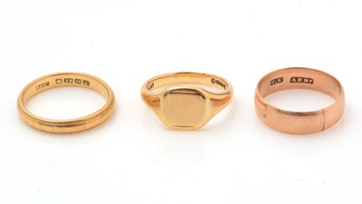 Lot 192 - Three gold rings