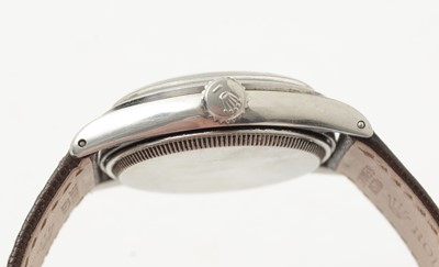 Lot 601 - Rolex Oyster: a steel-cased manual wind wristwatch