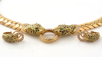 Lot 497 - An 18ct yellow gold leopard pattern necklace and earrings