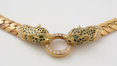 Lot 497 - An 18ct yellow gold leopard pattern necklace and earrings