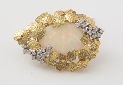 Lot 498 - An opal and diamond pendant/brooch
