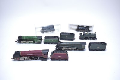 Lot 353 - A selection of Hornby 00-gauge model railway locomotives; some with associated tenders.