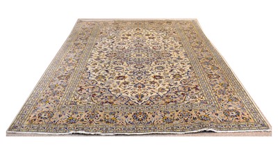 Lot 1011 - Kashan carpet