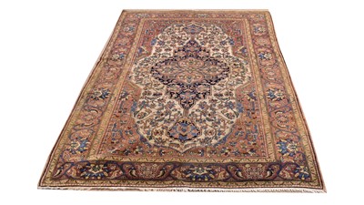 Lot 1018 - A fine early 20th Century Farahan rug