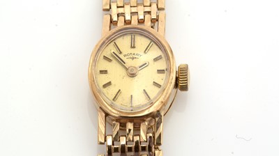 Lot 95 - A 9ct yellow gold lady's Rotary wristwatch