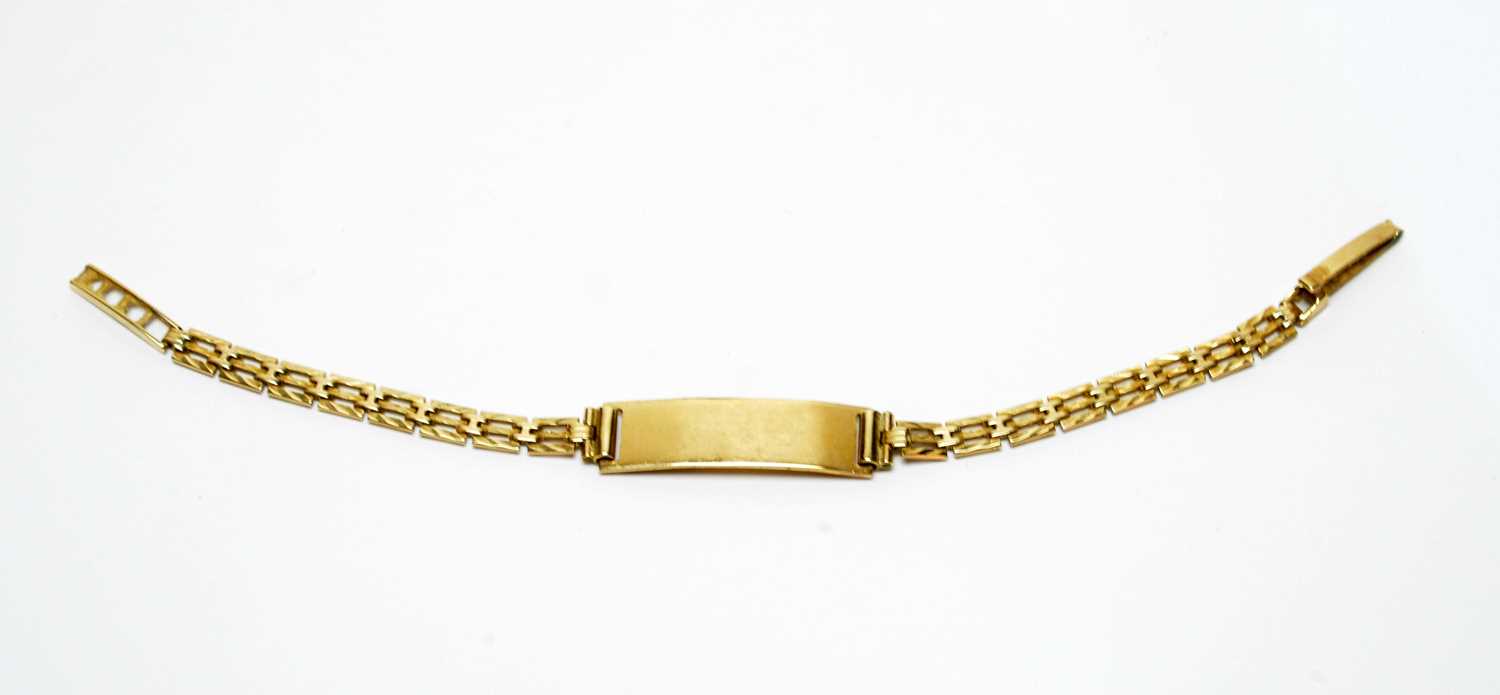 Lot 116 - A 9ct yellow gold identity bracelet