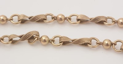 Lot 100 - A 9ct yellow gold fancy link chain