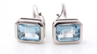 Lot 698 - A pair of aquamarine earrings
