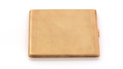 Lot 180 - A 9ct yellow gold cigarette case