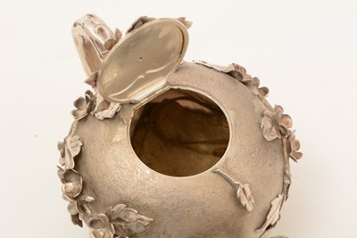 Lot 48 - A William IV silver naturalistic tea pot