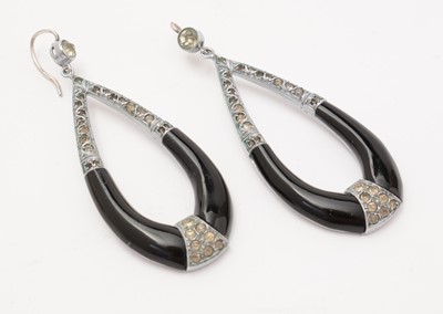 Lot 7 - A 1930s Art Deco monochromatic ear pendant and necklace set