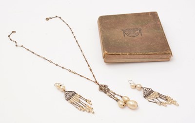 Lot 9 - A 1920s Secessionist Movement pendant necklace and earring set
