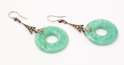 Lot 10 - A 1930s Art Deco jadeite and marcasite ring and earring set