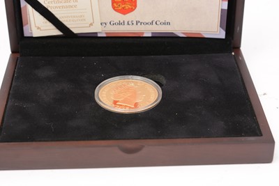 Lot 540 - The 70th Anniversary of VE Day Guernsey £5 gold proof coin