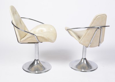 Lot 80 - A set of four stylish retro vintage mid 20th Century cocktail chairs upholstered in cream leather