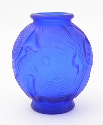 Lot 137 - Pierre D'Avesn Water Lily Vase