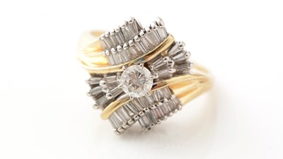 Lot 436 - A diamond dress ring