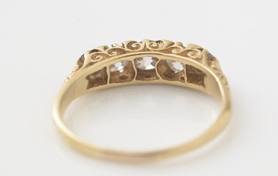 Lot 420 - A Victorian five stone diamond ring