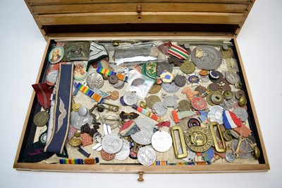 Lot 320 - A collection of early 20th Century and later military medals, commemorative medallions and badges.