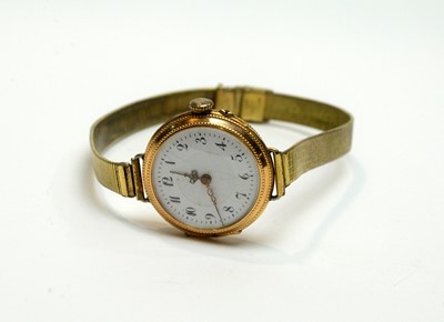 Lot 194 - A 14ct yellow gold cased wristwatch