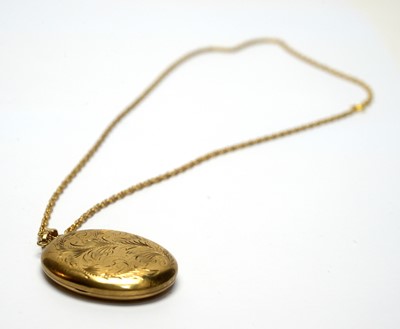 Lot 141 - A 9ct yellow gold locket pendant