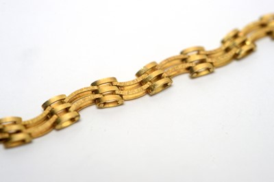 Lot 145 - A matching 9ct yellow gold necklace and bracelet