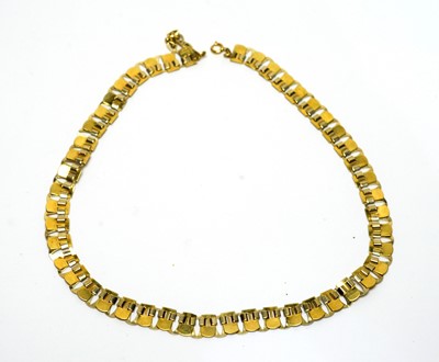 Lot 146 - A 9ct yellow and white gold necklace