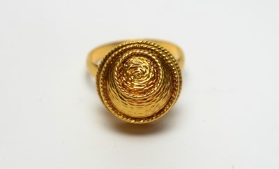 Lot 154 - An 18ct yellow gold ring