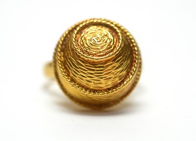 Lot 154 - An 18ct yellow gold ring