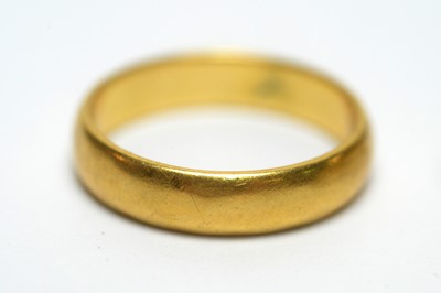Lot 158 - Four yellow gold rings