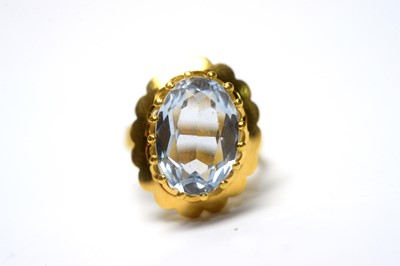 Lot 159 - An spinel ring