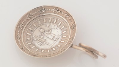 Lot 169 - A George III rare silver caddy spoon