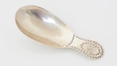 Lot 176 - A George III silver caddy spoon