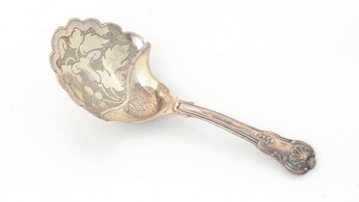 Lot 211 - A George IV silver caddy spoon