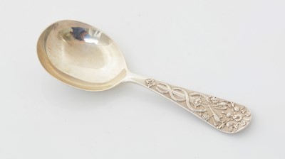Lot 215 - A Victorian silver caddy spoon