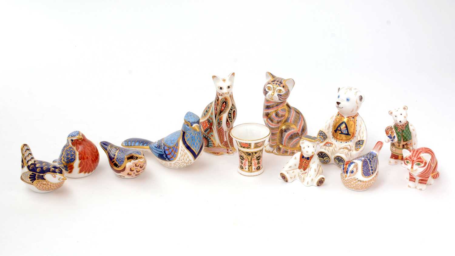 Lot 800 - A selection of Royal Crown Derby ceramics.