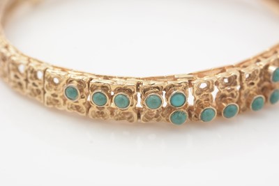 Lot 445 - A 14ct yellow gold and turquoise bracelet
