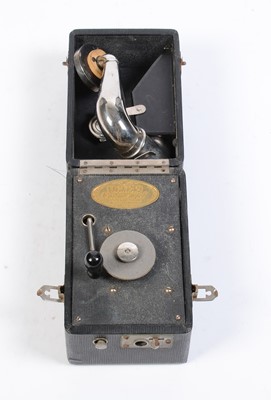 Lot 190 - An early 20th Century portable gramophone