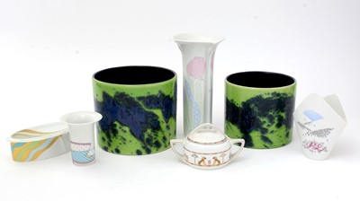 Lot 813 - A selection of porcelain, glass and other items.