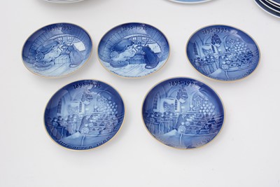 Lot 727 - A quantity of Royal Copenhagen commemorative and Christmas plates across various subjects and sizes.