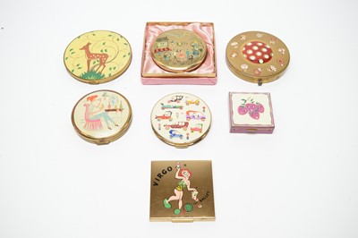 Lot 88 - Late 1940s Elgin American and other powder compacts marketed towards teenagers