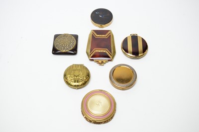 Lot 52 - 1930s powder compacts