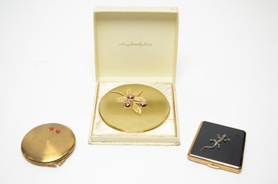 Lot 96 - 1940s powder compacts with novelty bas-relief decoration