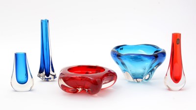 Lot 138 - Five pieces of Whitefriars glass